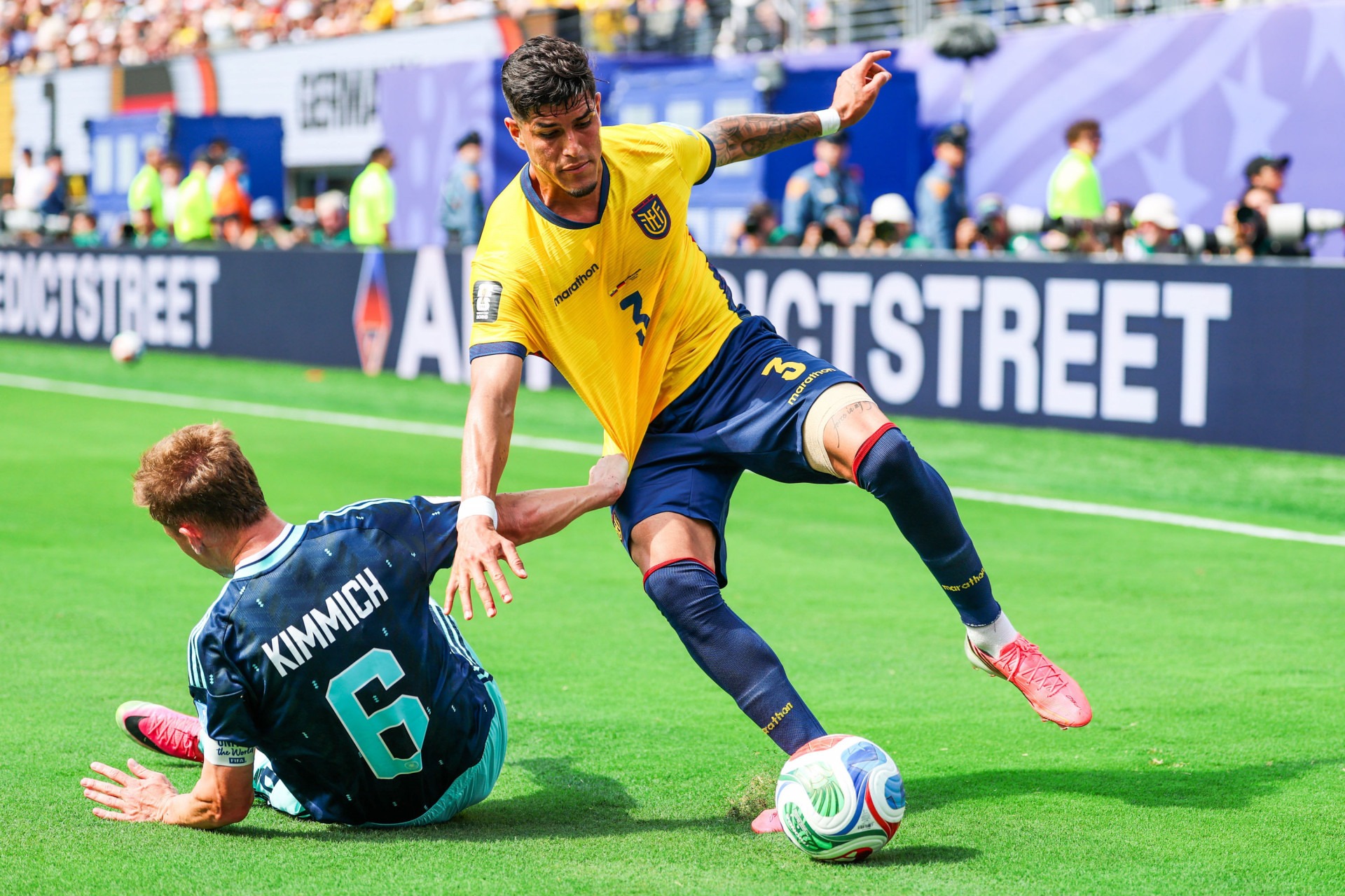 Equador e Alemanha se enfrentaram pela 3&ordf; rodada da fase de grupos da Copa do Mundo - William Volcov/Parceiro/Ag&ecirc;ncia O Dia