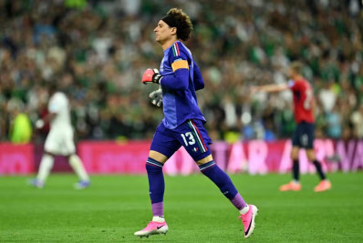 Ochoa agradece apoio e celebra despedida no Azteca: 'Um belo capítulo final'
