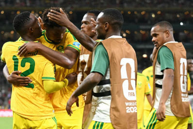 Sul-africanos vão às ruas para celebrar classificação inédita na Copa do Mundo