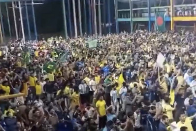 Torcida em Bangladesh faz festa com vitória do Brasil e retorno de Neymar; veja