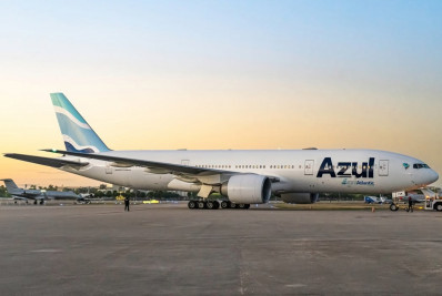 Passageiros ficam presos em avião por quatro horas depois de voo internacional ser desviado