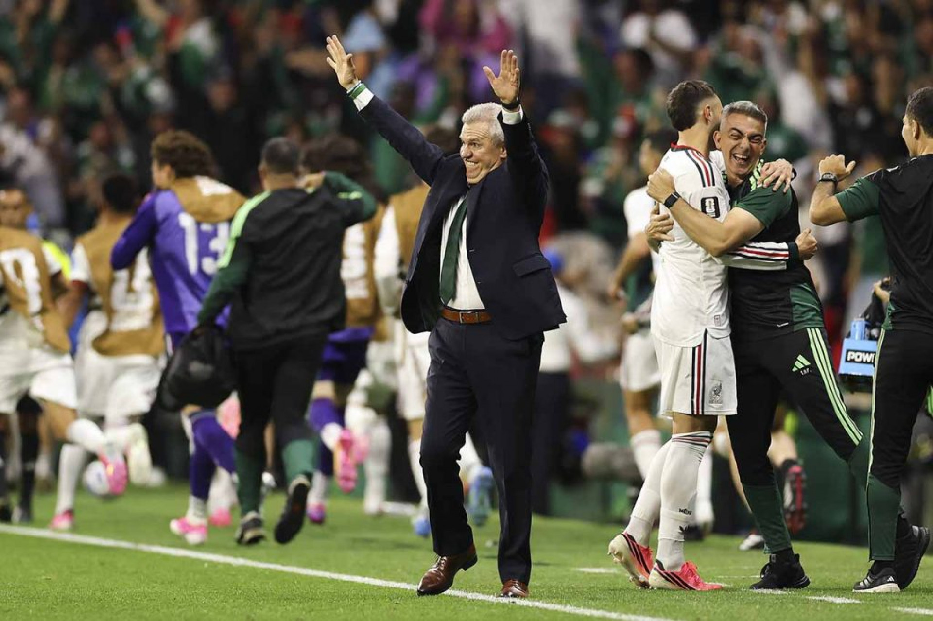 T&eacute;cnico do M&eacute;xico admite surpresa com postura tcheca e enaltece Ochoa: “Uma lenda”