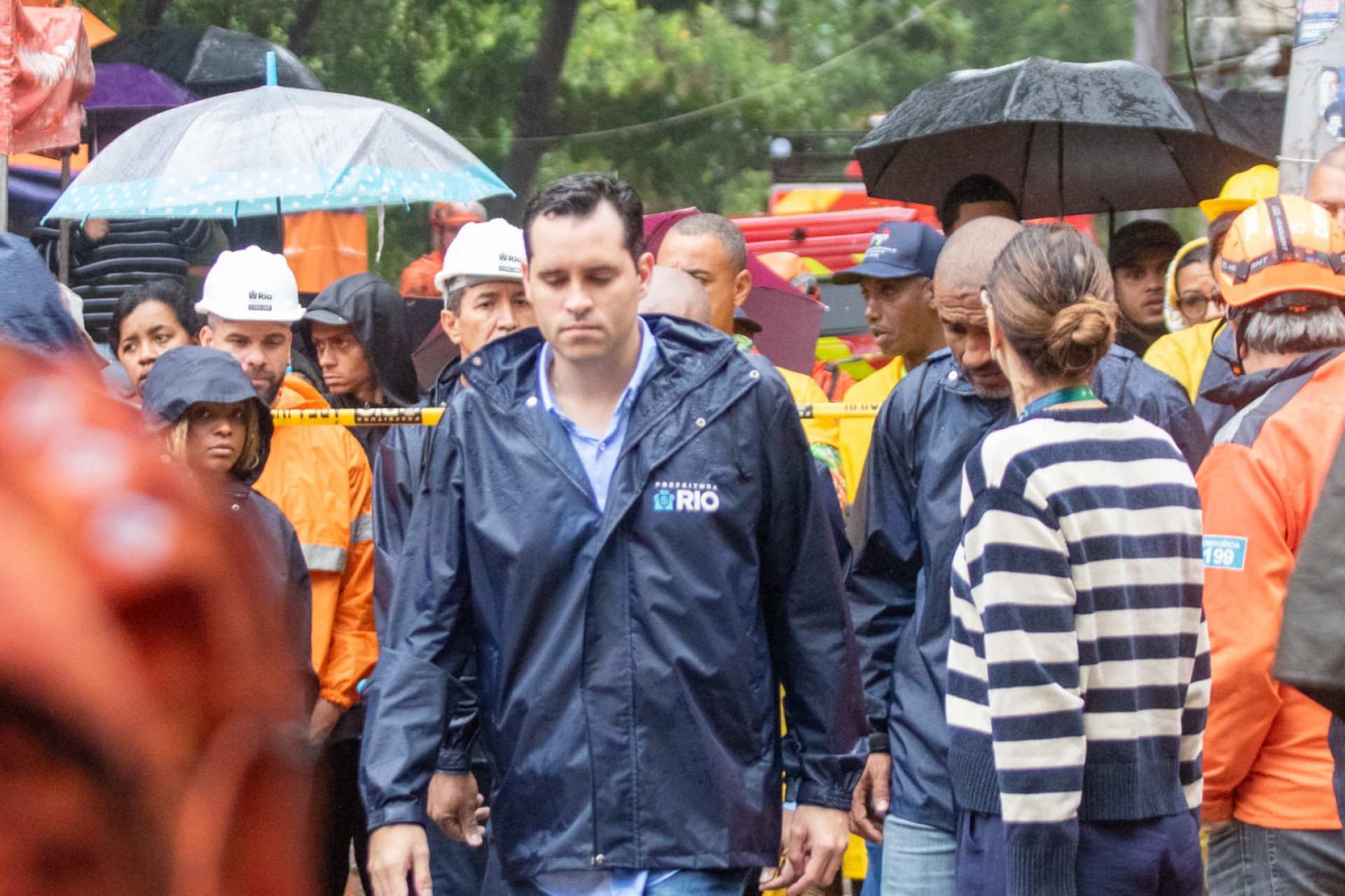Prefeito Eduardo Cavaliere acompanhou buscas pelas crian&ccedil;as no desabamento - &Eacute;rica Martin / Ag&ecirc;ncia O Dia