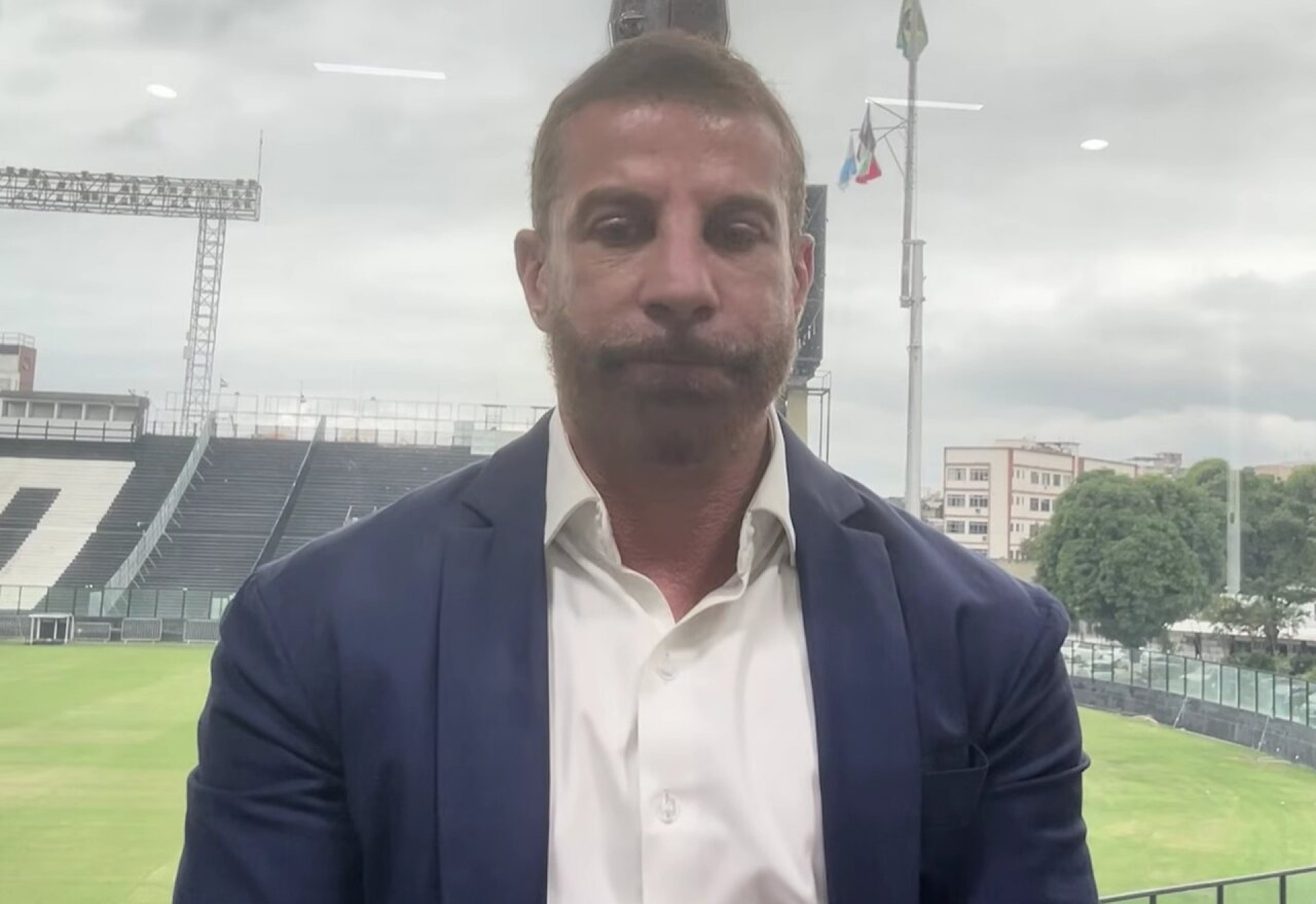 Pedrinho rompe o sil&ecirc;ncio e desabafa sobre crise pol&iacute;tica no Vasco: “N&iacute;vel grande de maldade”