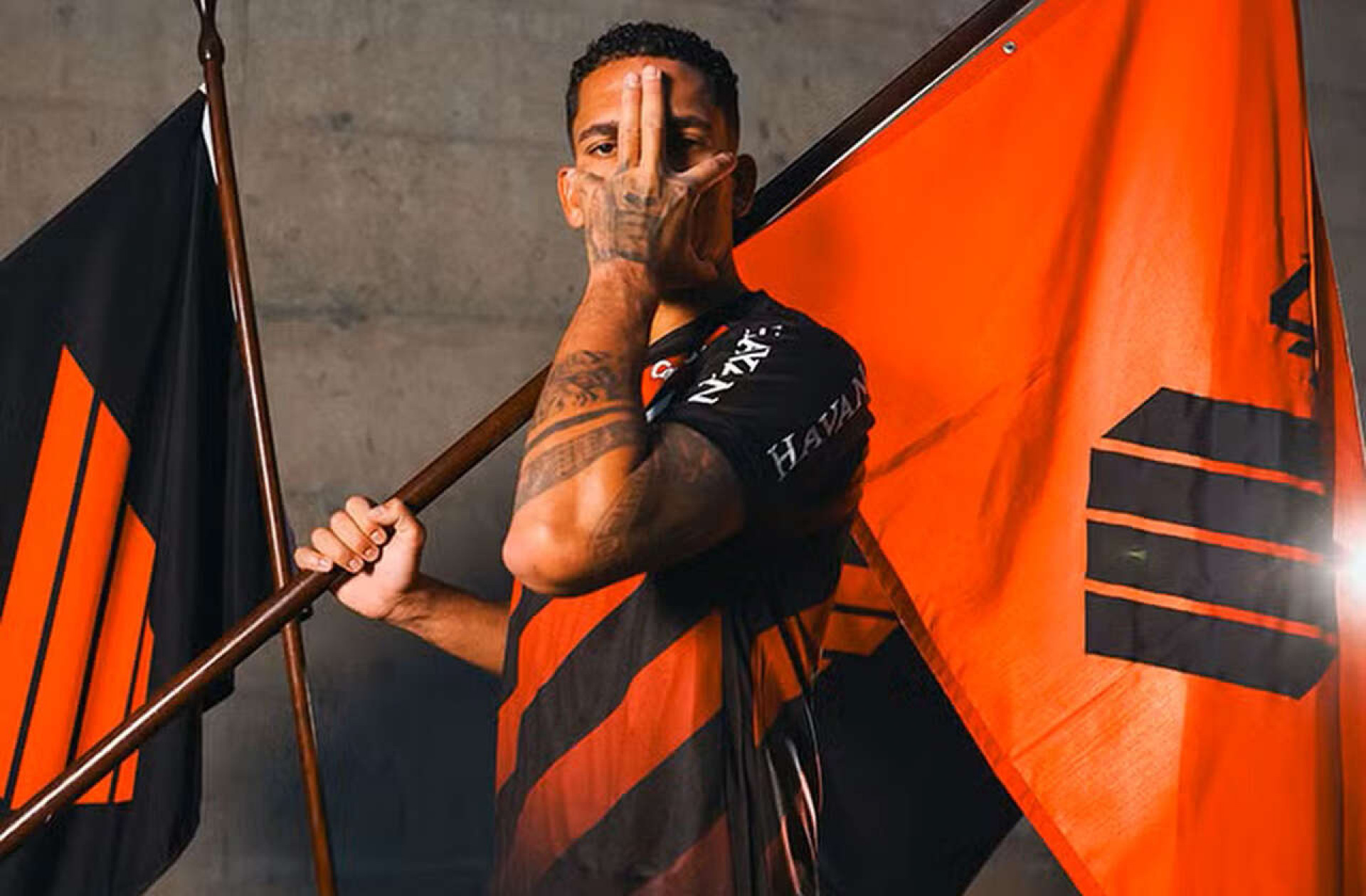 Athletico anuncia a contrata&ccedil;&atilde;o do lateral-direito Gilberto, ex-Bahia