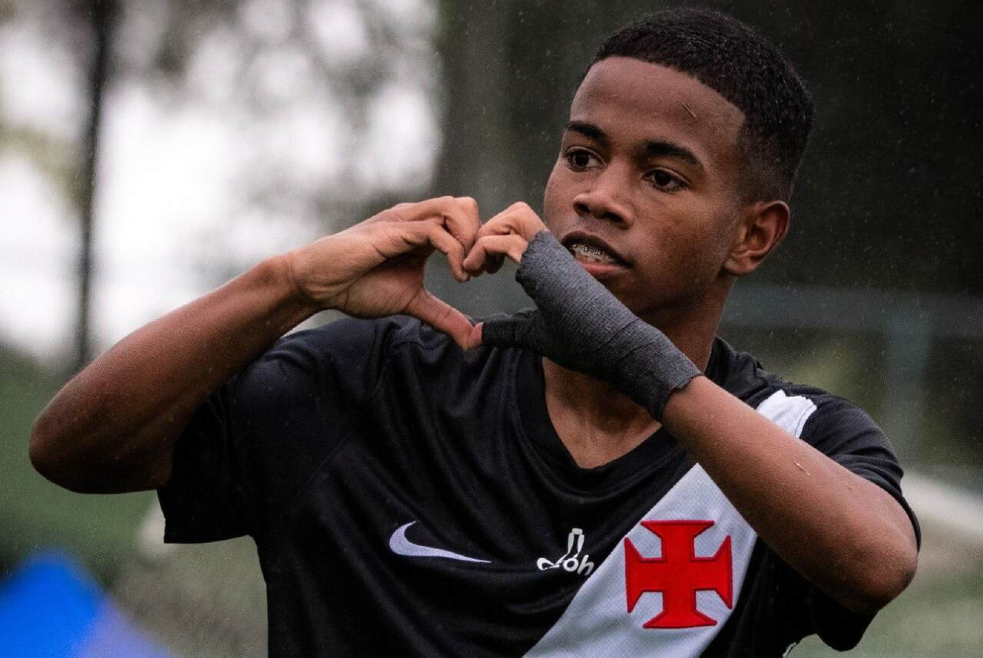 Crici&uacute;ma vira contra o Vasco e segue vivo no Brasileiro Sub-20
