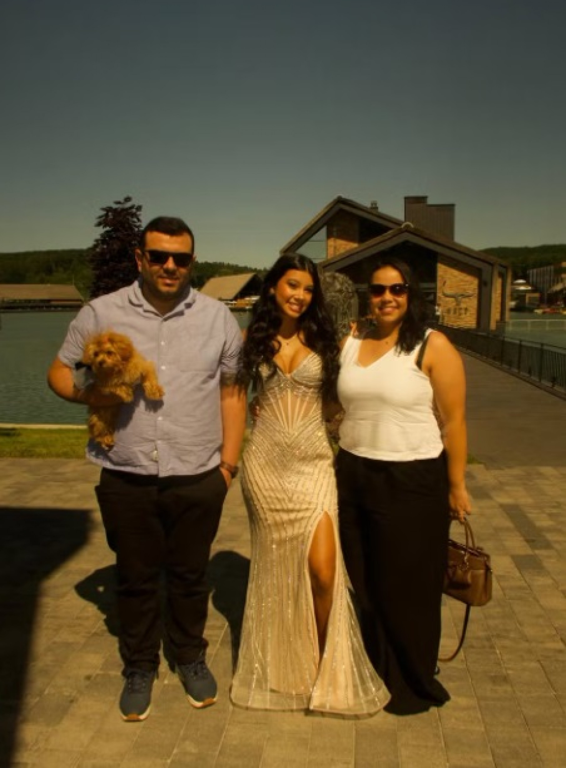 Bella Moura com os tios do marido - Reprodução Instagram