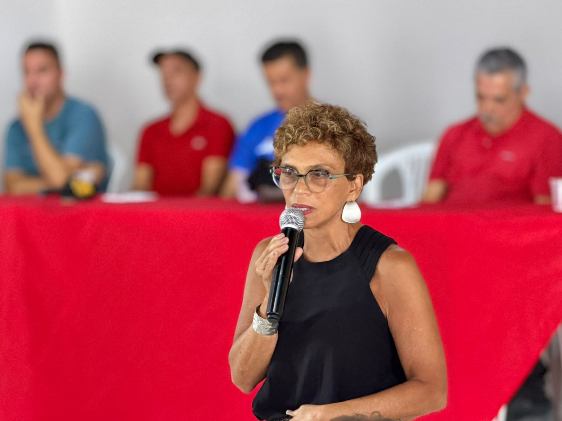 Cotada ao governo de Minas descarta candidatura e vê decisão do PT como 'equívoco'