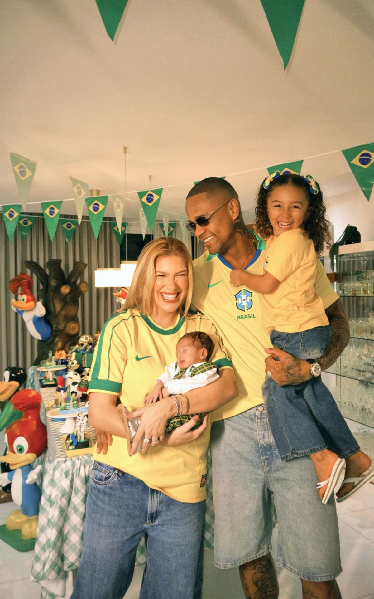 Lore Improta comemora primeiro m&ecirc;s de Levi com festa que mistura S&atilde;o Jo&atilde;o, Copa e Pica-Pau - Reprodu&ccedil;&atilde;o Instagram