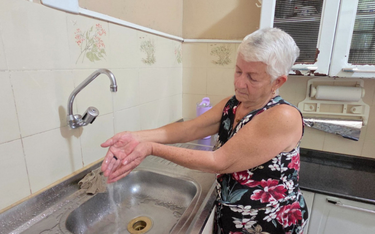 Rute dos Santos, de 76 anos, é moradora da parte alta do Vidigal 