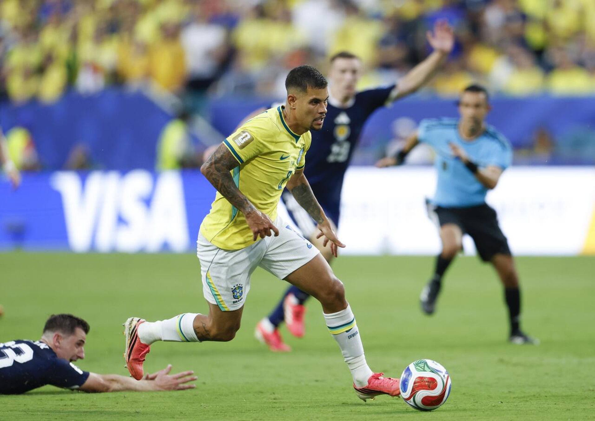 Destaque do Brasil na Copa, Bruno Guimar&atilde;es entra na mira do Arsenal