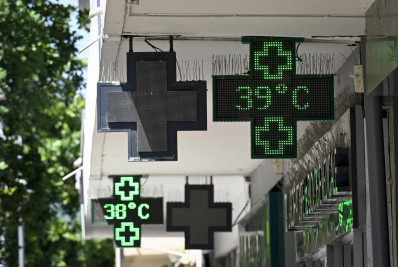 Parada do Orgulho LGBTQIA+ é adiada em Paris por onda de calor