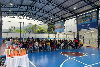 Estudantes da rede municipal de Caxias recebem óculos gratuitos