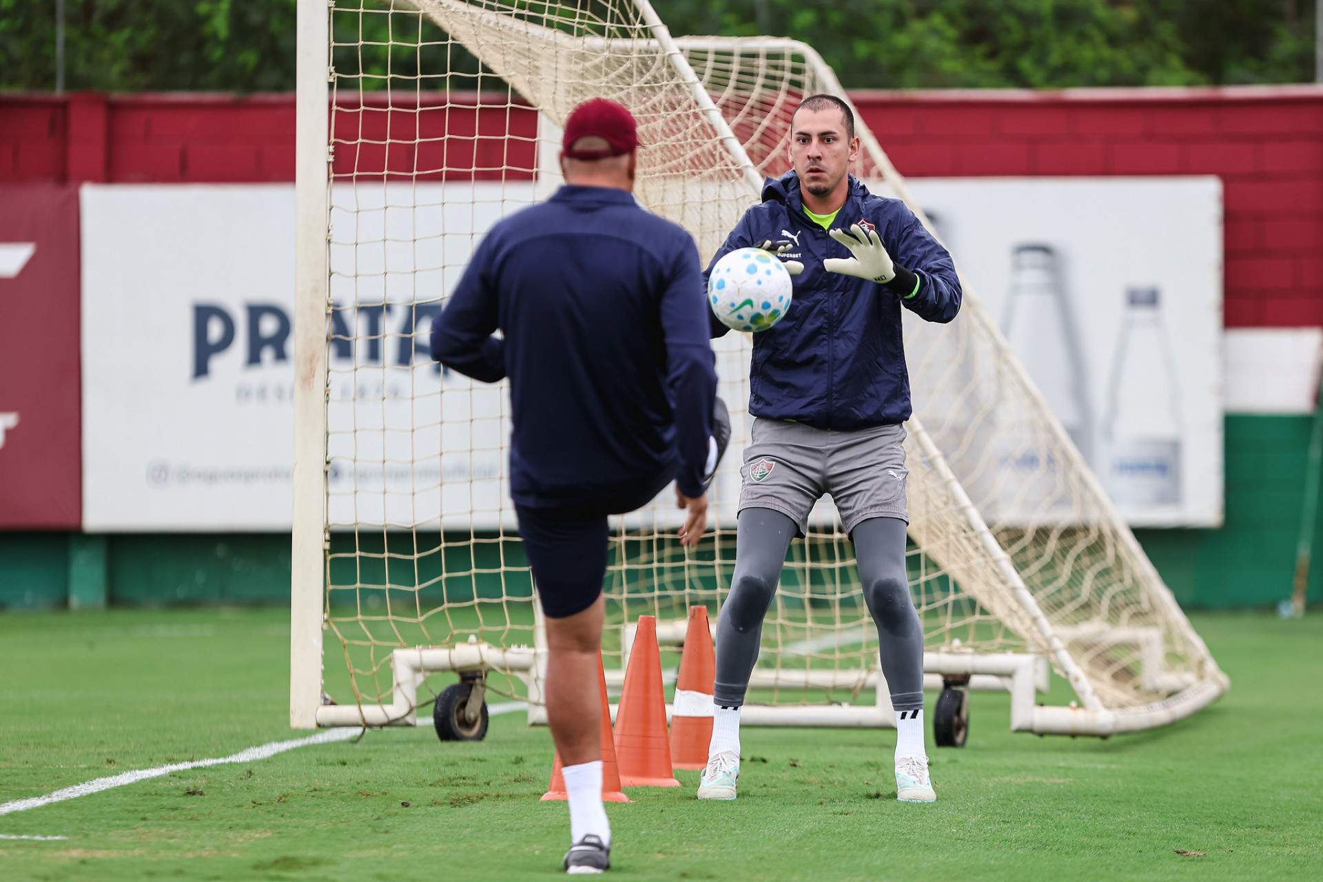 Vitor Eudes, do Fluminense, é internado e vira desfalque em intertemporada