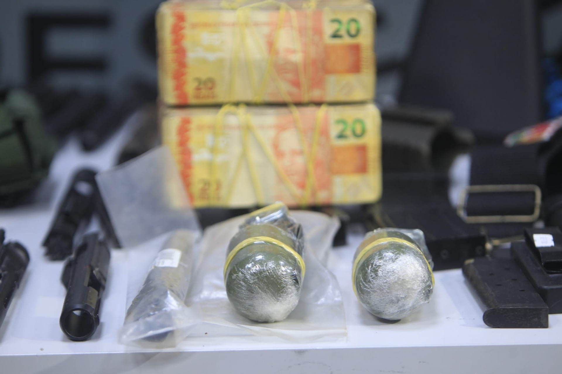 Armas foram apreendidas durante buscas em Rio das Pedras - Reginaldo Pimenta / Agência O Dia
