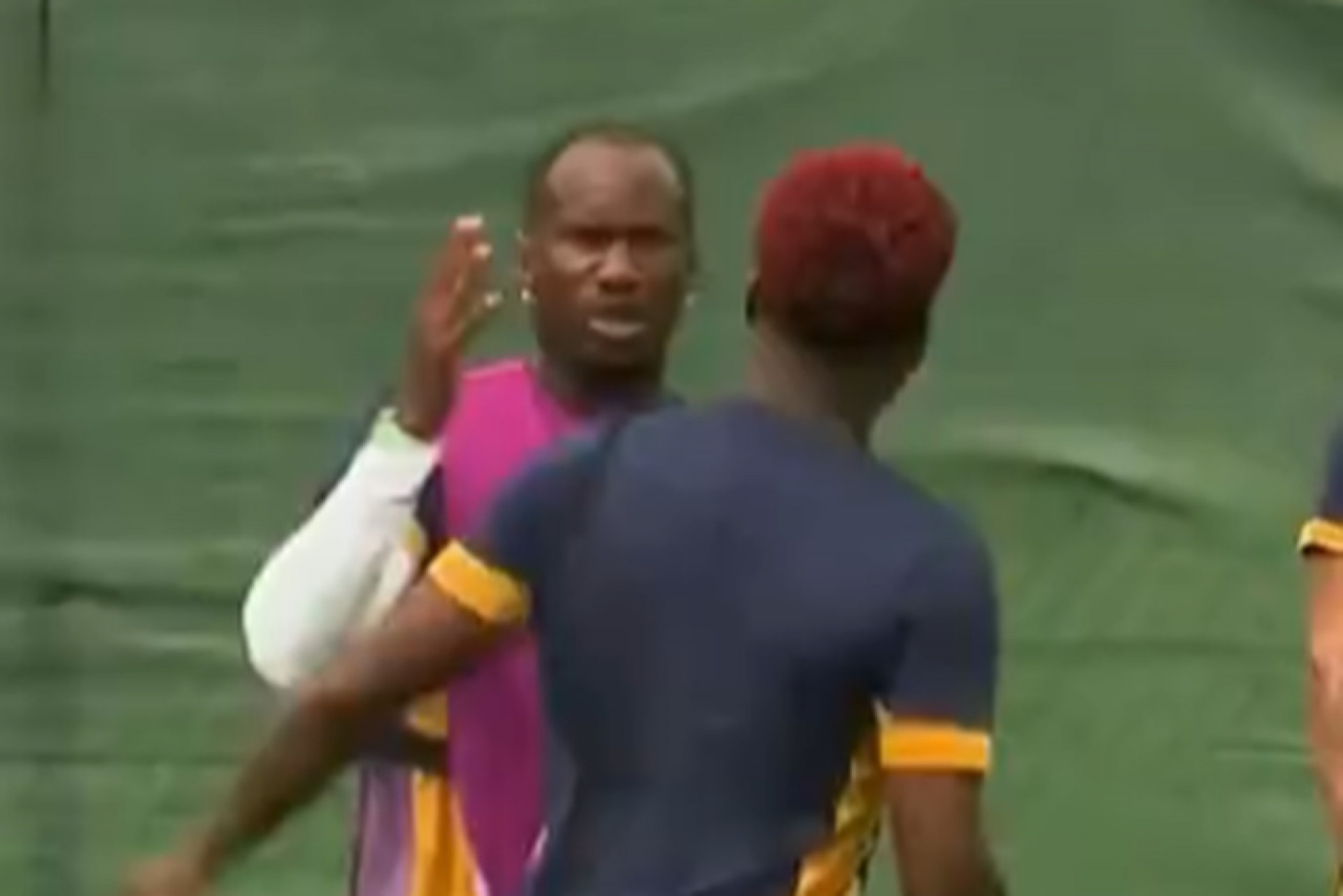 Pancadaria marca treino do Panam&aacute; na v&eacute;spera de jogo contra a Inglaterra