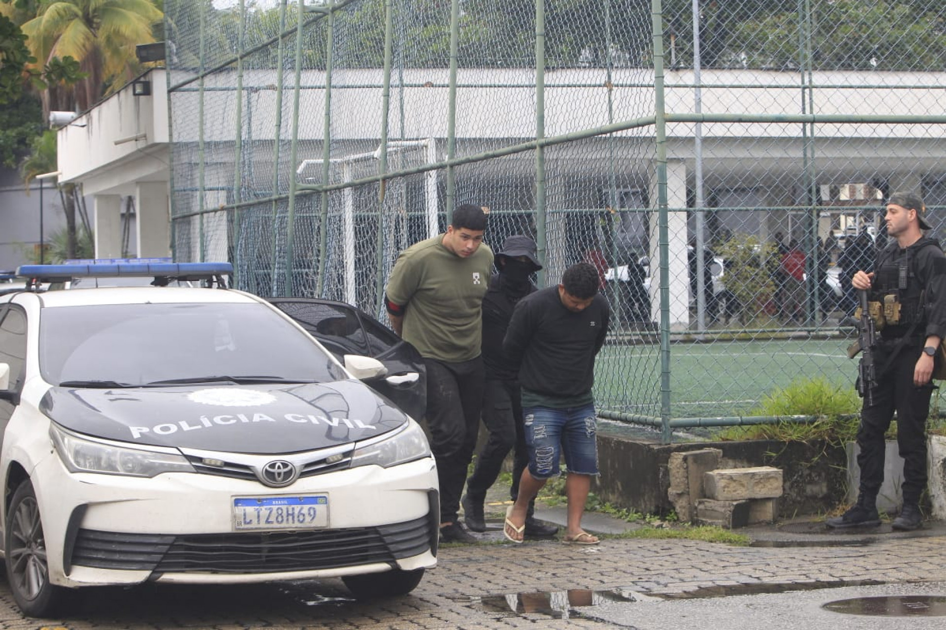 Homens foram presos durante operação da Desarme - Reginaldo Pimenta / Agência O Dia