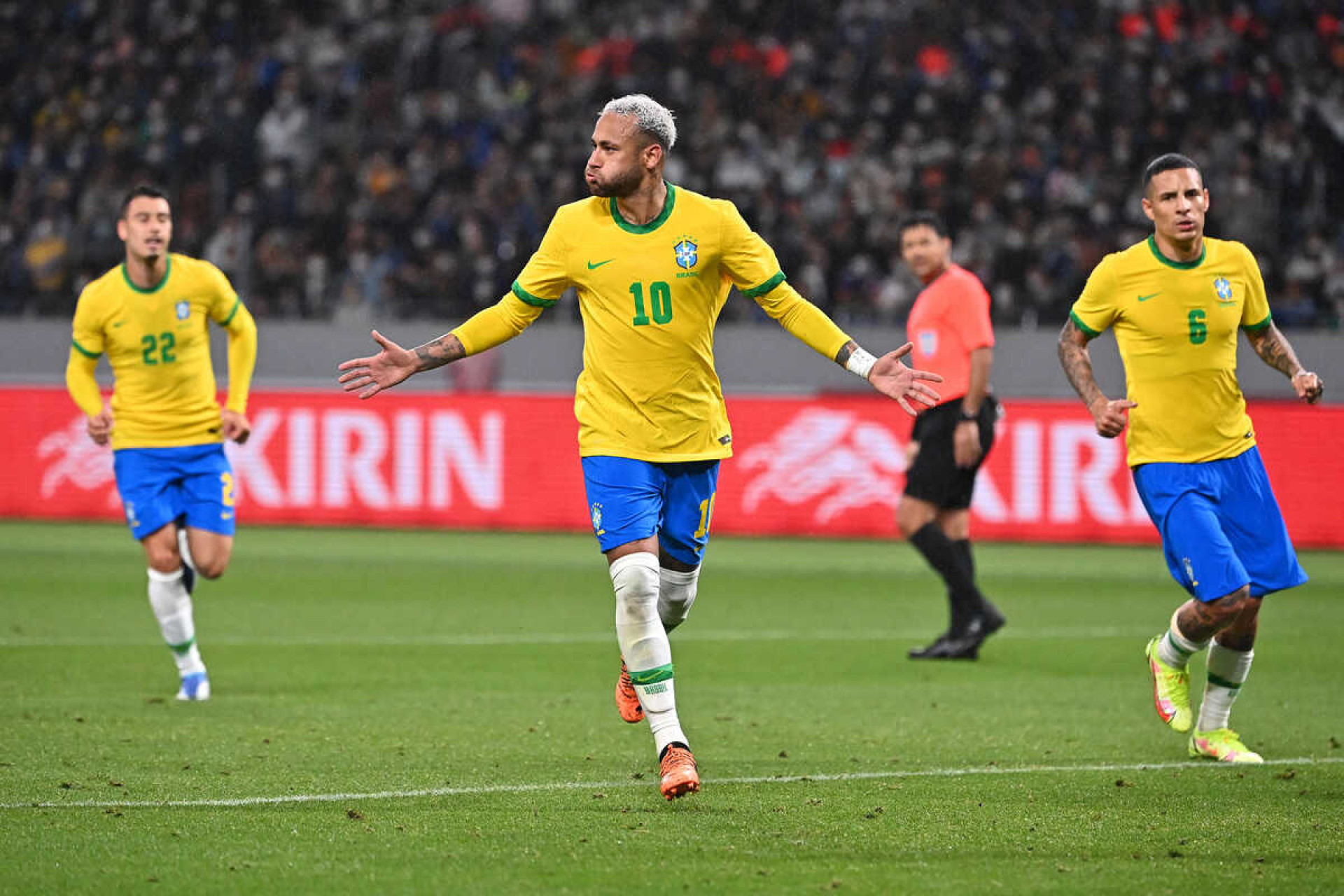 Carrasco? Jap&atilde;o &eacute; a principal v&iacute;tima de Neymar na Sele&ccedil;&atilde;o Brasileira