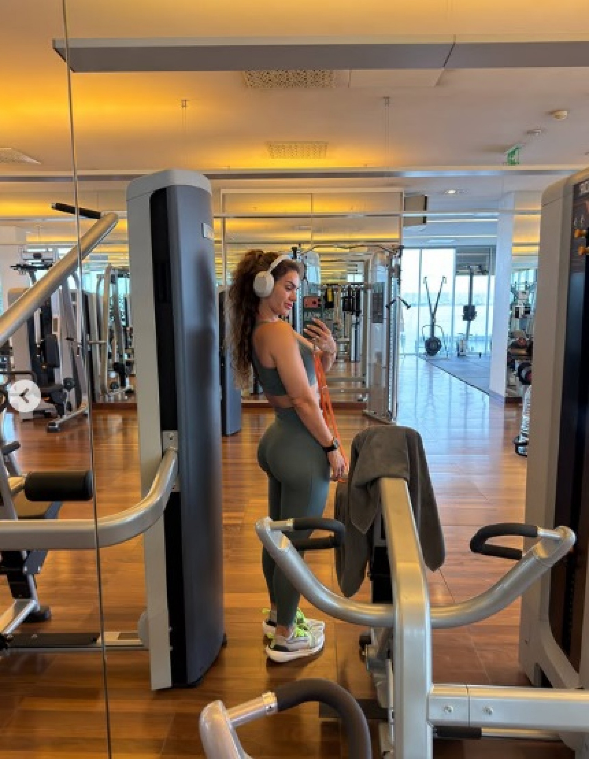 Kelly Key mostra resultado de treino na academia e faz piada: 'A quarentona está podendo' - Reprodução Instagram