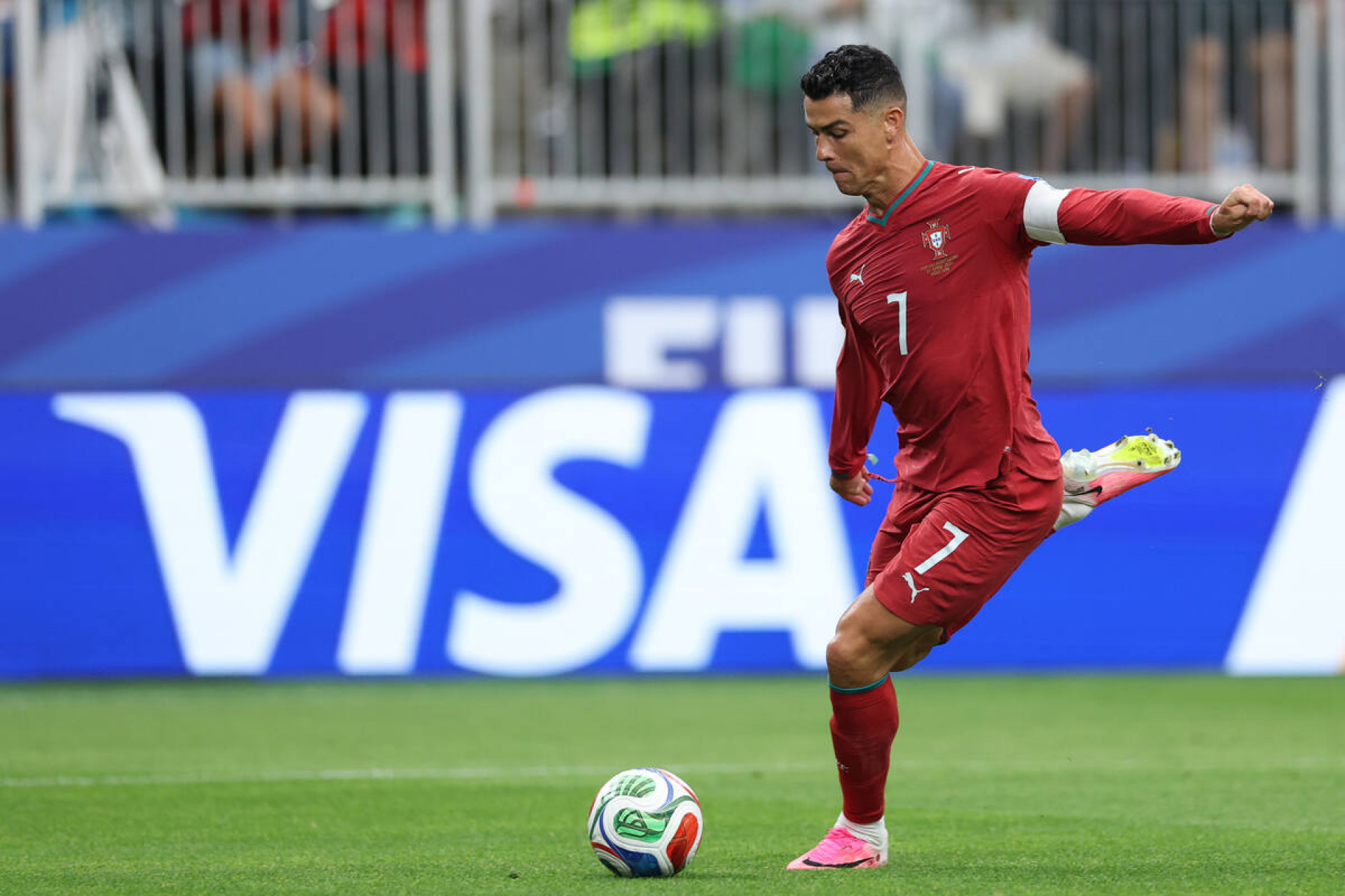Cristiano Ronaldo ficou a um passo do Milan, revela ex-dirigente