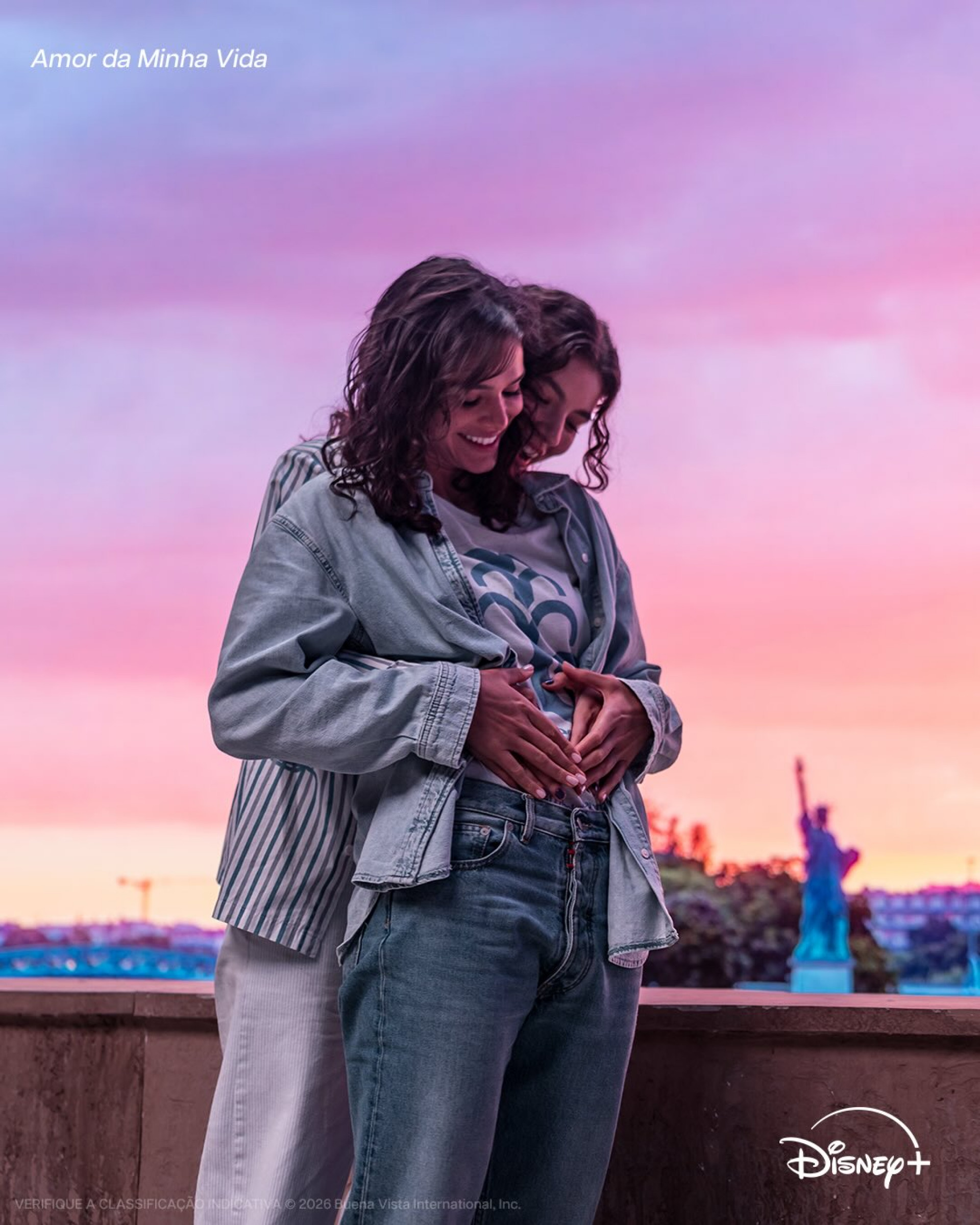 Bruna Marquezine e Alanis Guillen surgem juntinhas em clique da nova temporada da série 'Amor da Minha Vida', do Disney+ - Reprodução / Instagram
