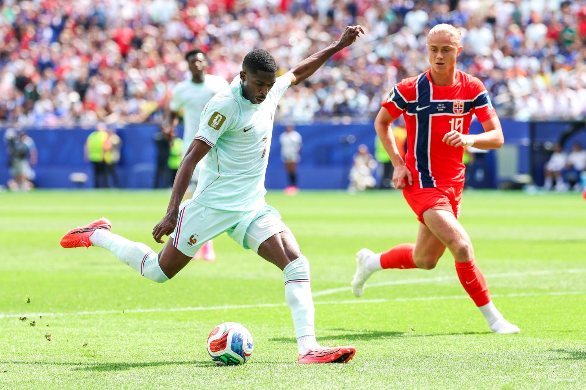 Demb&eacute;l&eacute; foi o destaque da partida contra a Noruega - William Volcov / Parceiro / Ag&ecirc;ncia O Dia