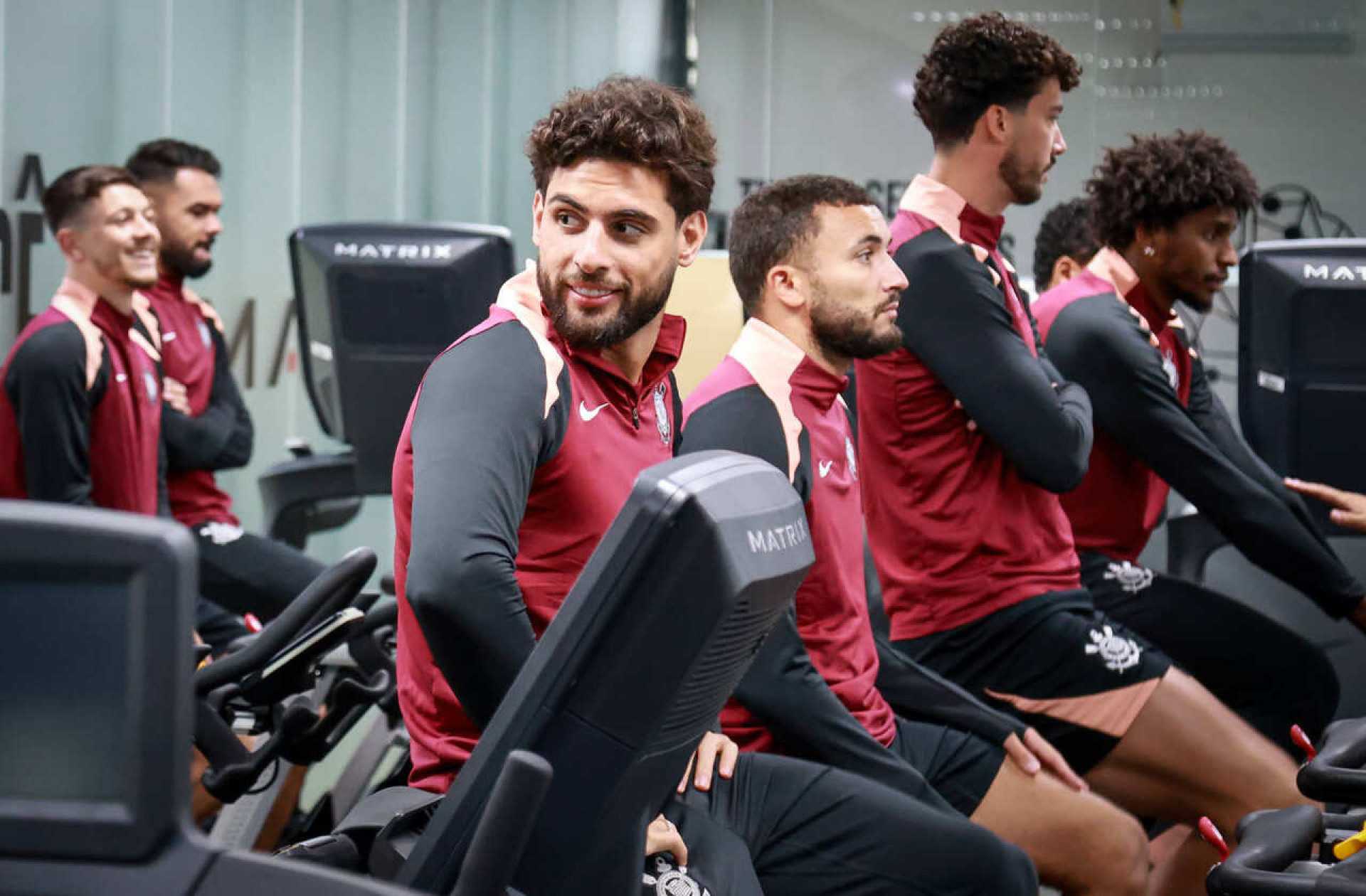 Elenco do Corinthians se reapresenta e inicia prepara&ccedil;&atilde;o para o segundo semestre