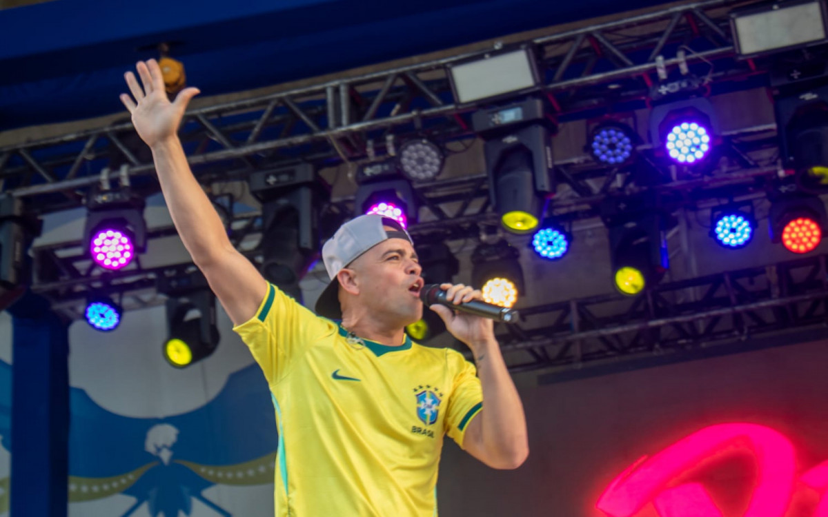 Primeiro Amor cantou sucessos do pagode em festa de anivers&aacute;rio do Jornal O DIA
