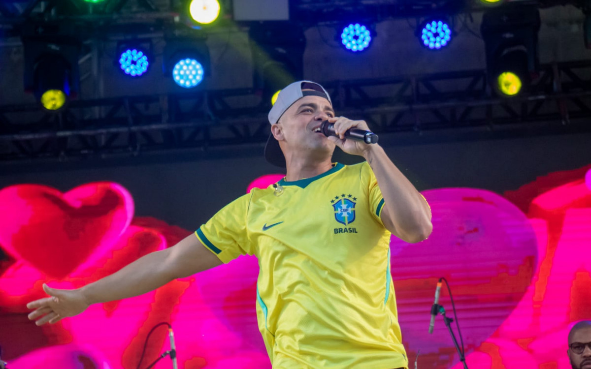 Primeiro Amor cantou sucessos do pagode em festa de anivers&aacute;rio do Jornal O DIA