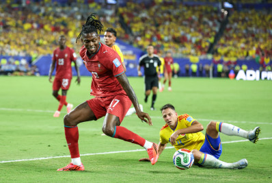 Rafael Leão exalta Cristiano Ronaldo após classificação de Portugal