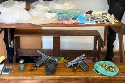 PM apreende pistolas, granada e drogas em Três Rios