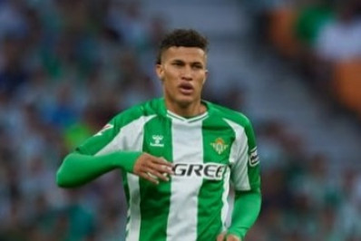 Betis pede garantias financeiras para negociar colombiano com o Vasco