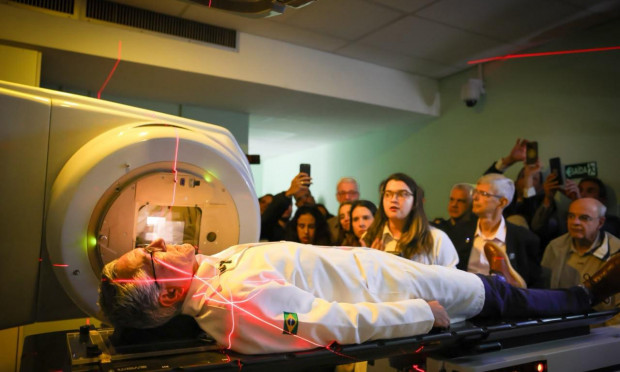 Hospital do Fundão ganha  equipamento para ampliar tratamento contra câncer