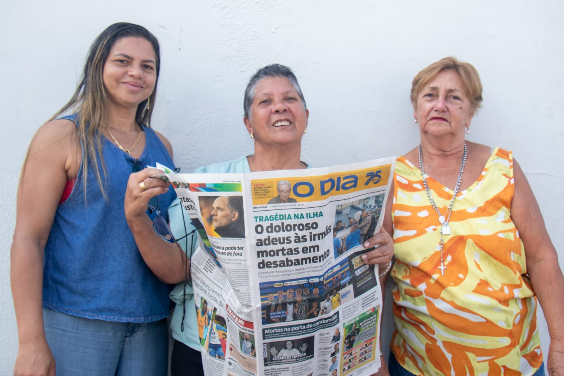 Beatriz de Oliveira (esquerda), Cacilda Muniz (centro) e Lane Coelho (direita) participam da festa - Érica Martin / Agência O Dia