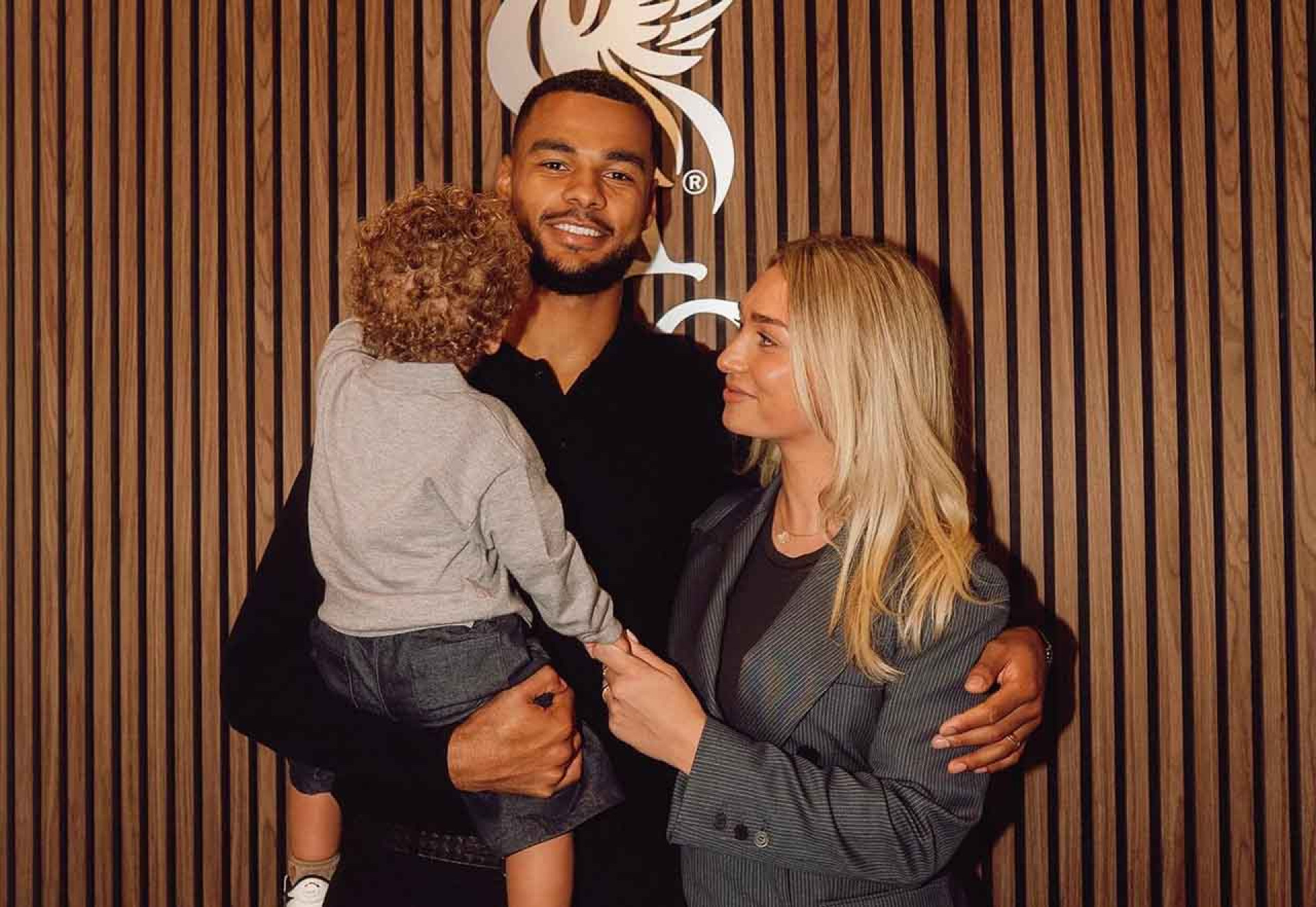 Mulher de jogador da sele&ccedil;&atilde;o da Holanda anuncia perda gestacional