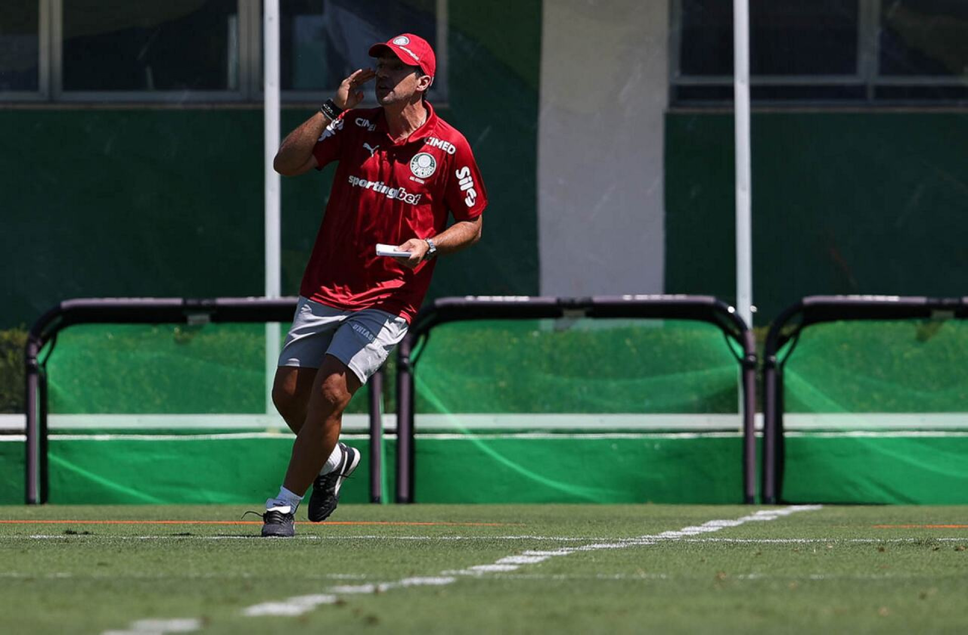 Abel ganha descanso prolongado e segue ausente do Palmeiras nos treinos