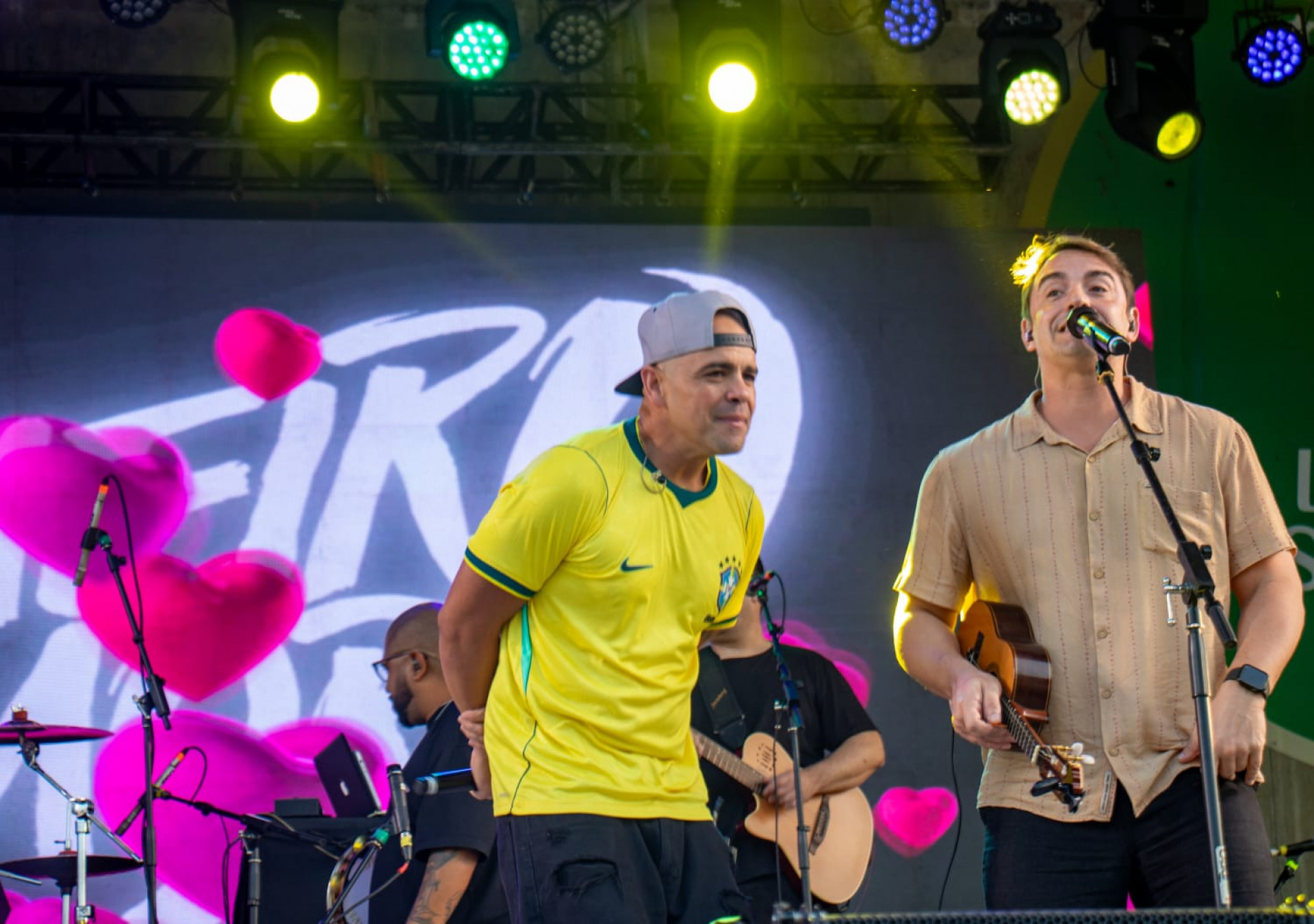 Primeiro Amor cantou sucessos do pagode em festa de aniversário do Jornal O DIA - Érica Martin / Agência O Dia