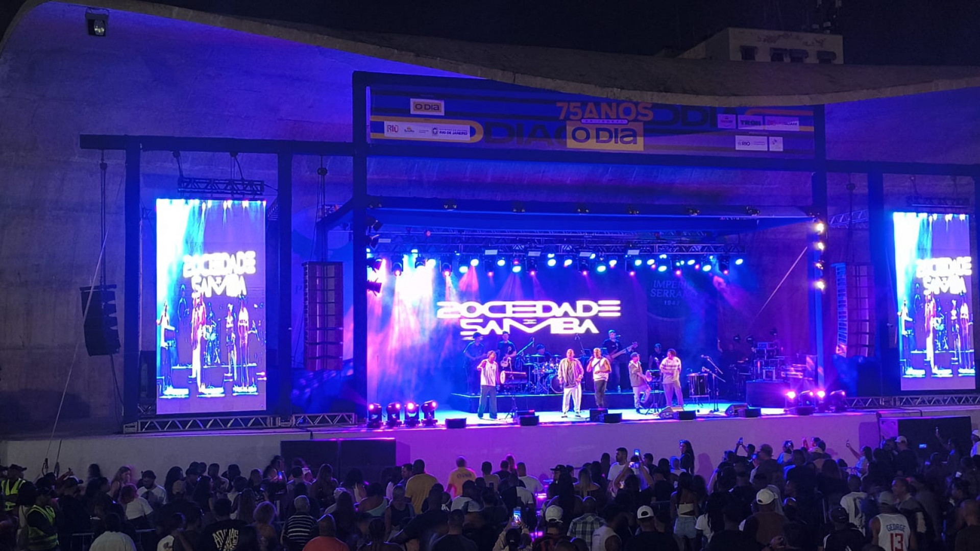 Sociedade do Samba agita público com repertório de sucessos - Agência O Dia