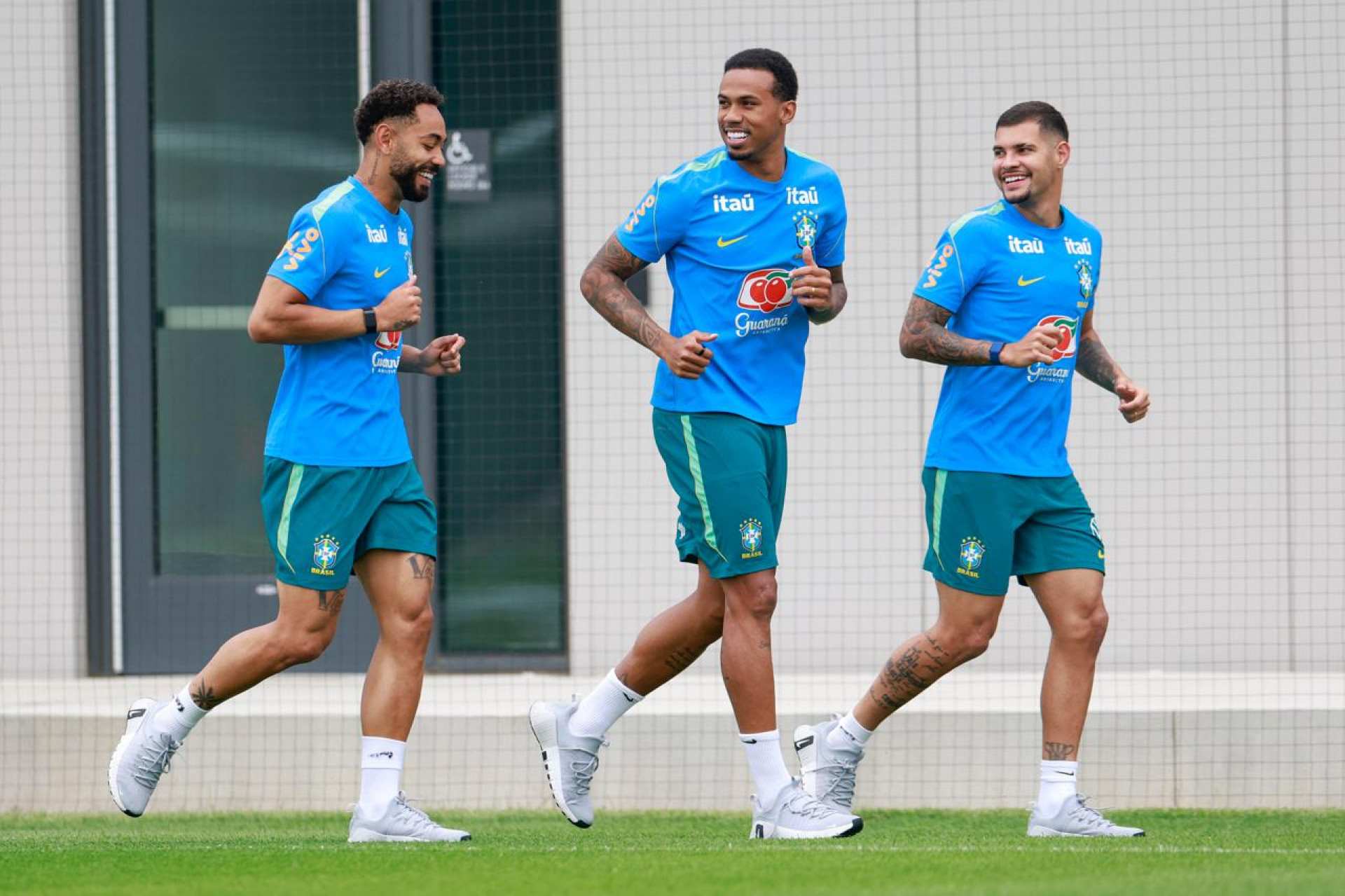 Bruno Guimarães reforça importância do meio-campo: 'Coração do time'