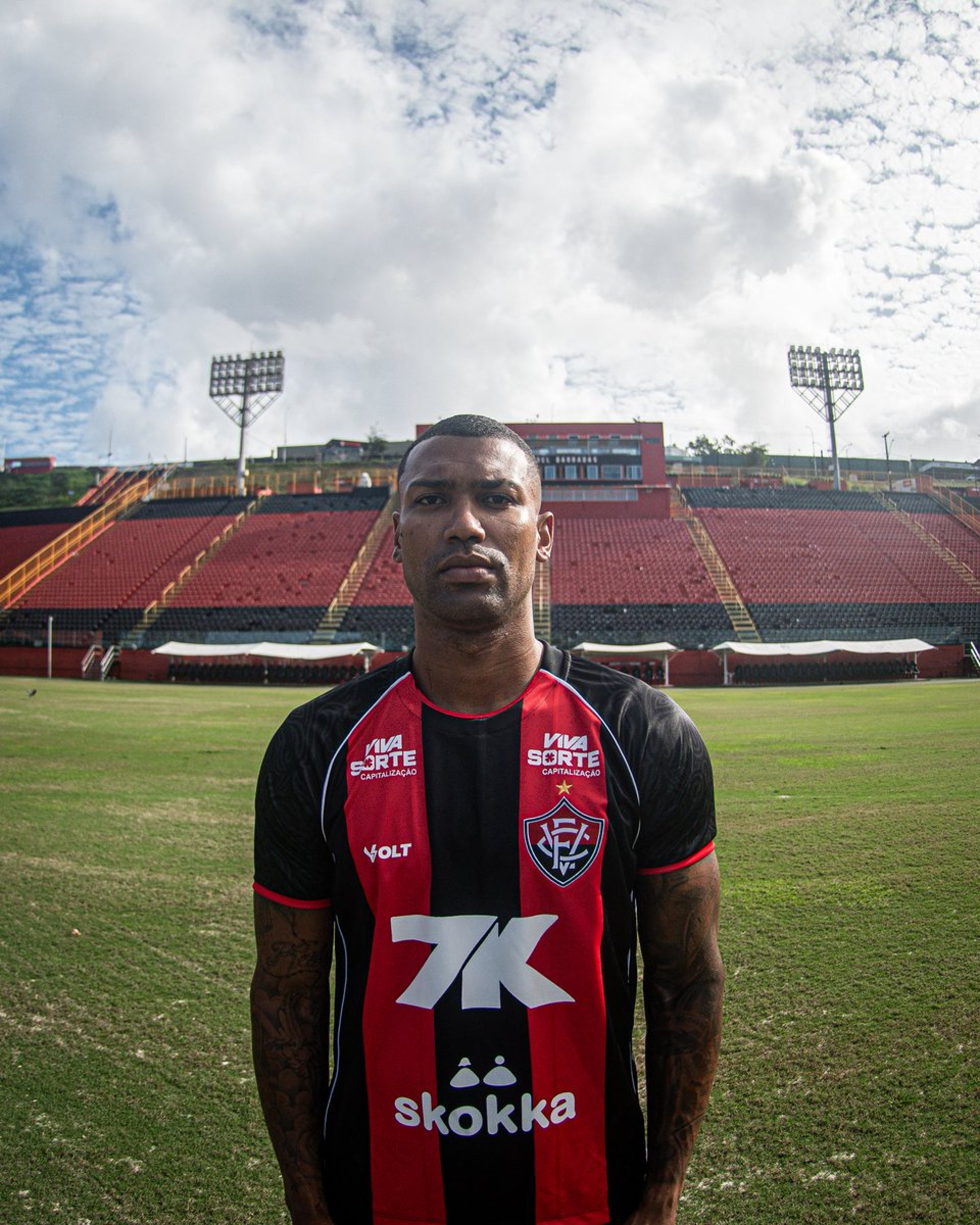 Walace foi apresentado como novo refor&ccedil;o do Vit&oacute;ria neste s&aacute;bado (27)
