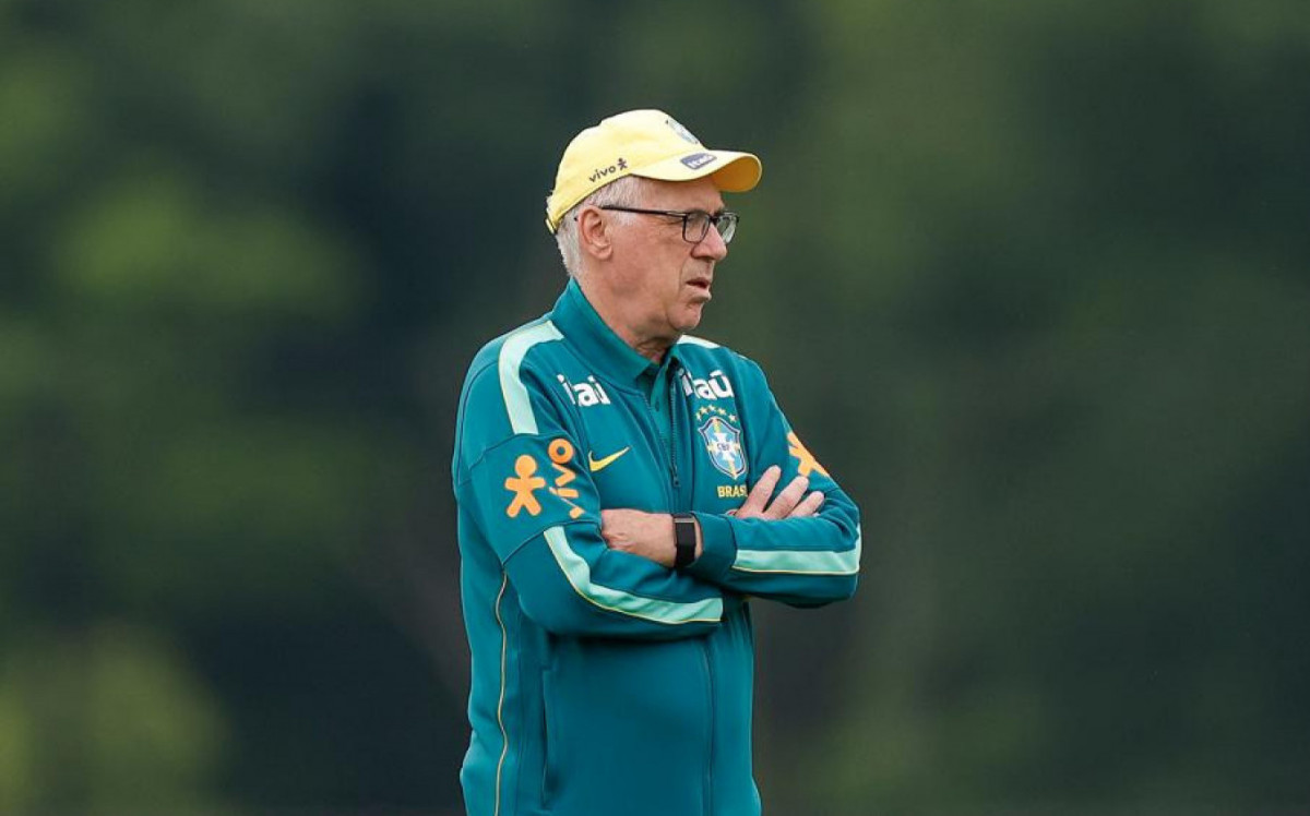 Ancelotti em treino da seleção brasileira - Rafael Ribeiro / CBF