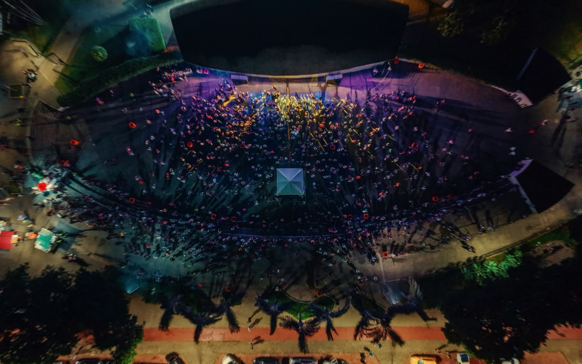 Área de shows do Parque Madureira ficou lotada até o fim do evento