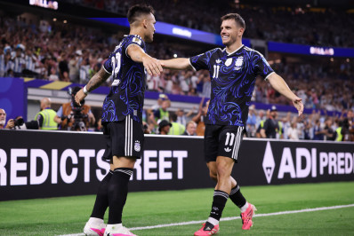 Argentina aposta em superstição de camisa contra a Inglaterra
