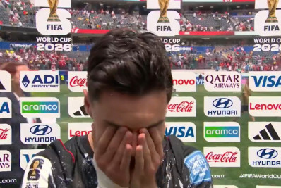 Herói da classificação do Canadá se emociona em entrevista após jogo