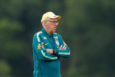 Ancelotti mantém escalação em último treino antes do jogo