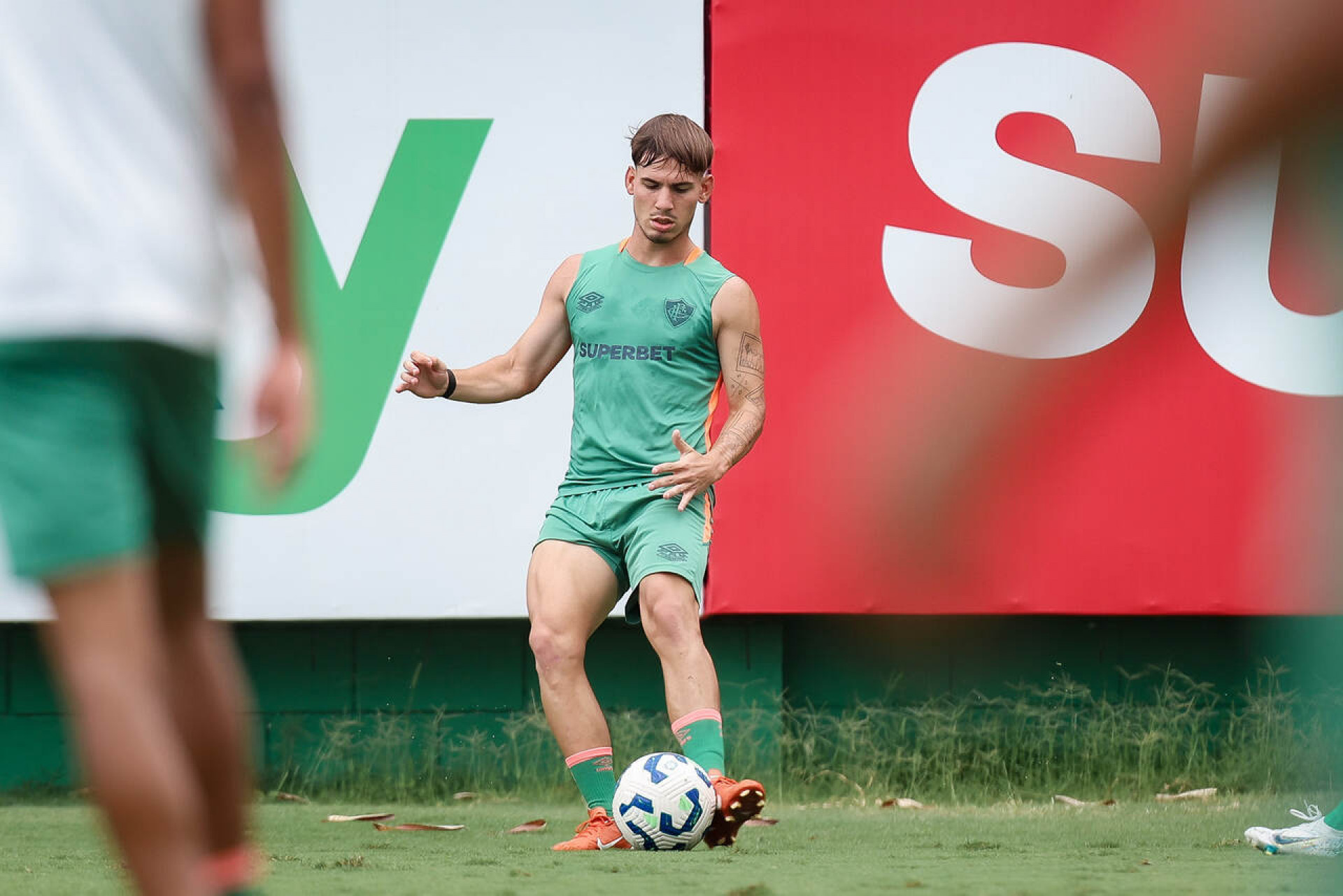 Lavega pode render quantia milion&aacute;ria ao Fluminense por desempenho no Coritiba