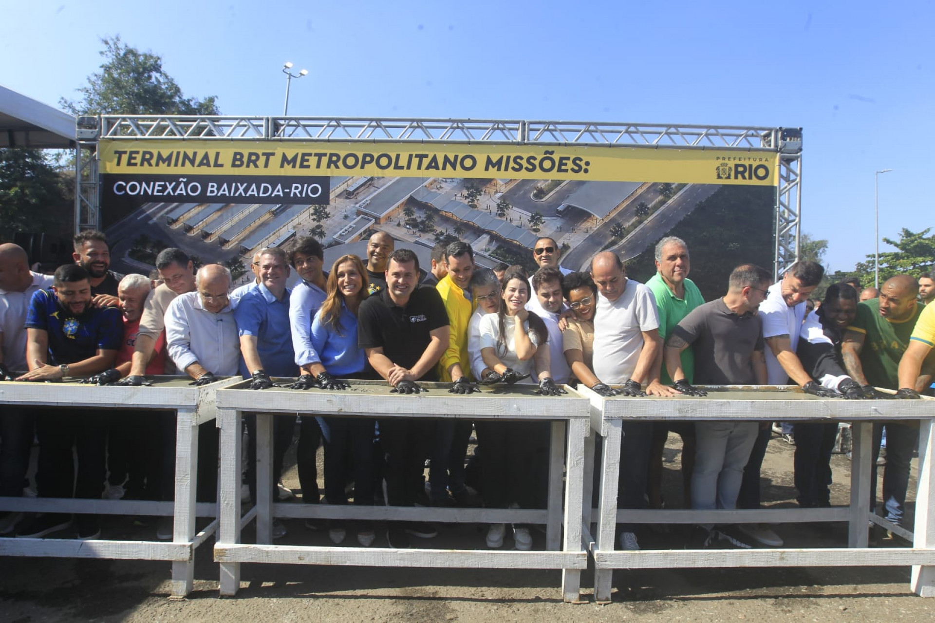 Pedra fundamental do novo Terminal Missões, que vai integrar Duque de Caxias, Guapimirim e Magé ao município do Rio, foi lançada - Reginaldo Pimenta / Agência O DIA