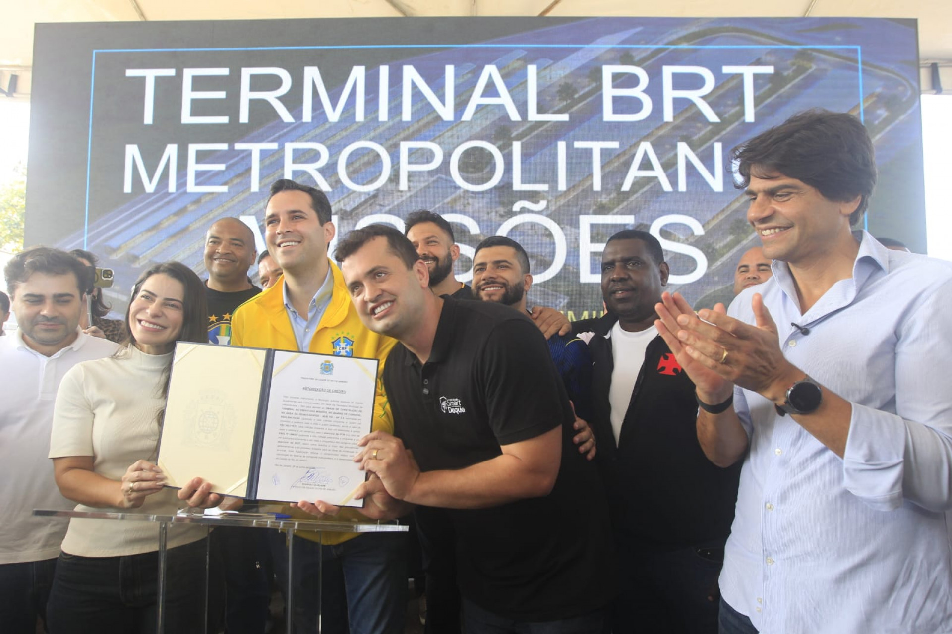 Prefeita de Magé, Jamille Cozzolino, Prefeito do Rio, Eduardo Cavaliere, e prefeito de Duque de Caxias, Netinho Reis, e Pedro Paulo - Reginaldo Pimenta / Agência O DIA