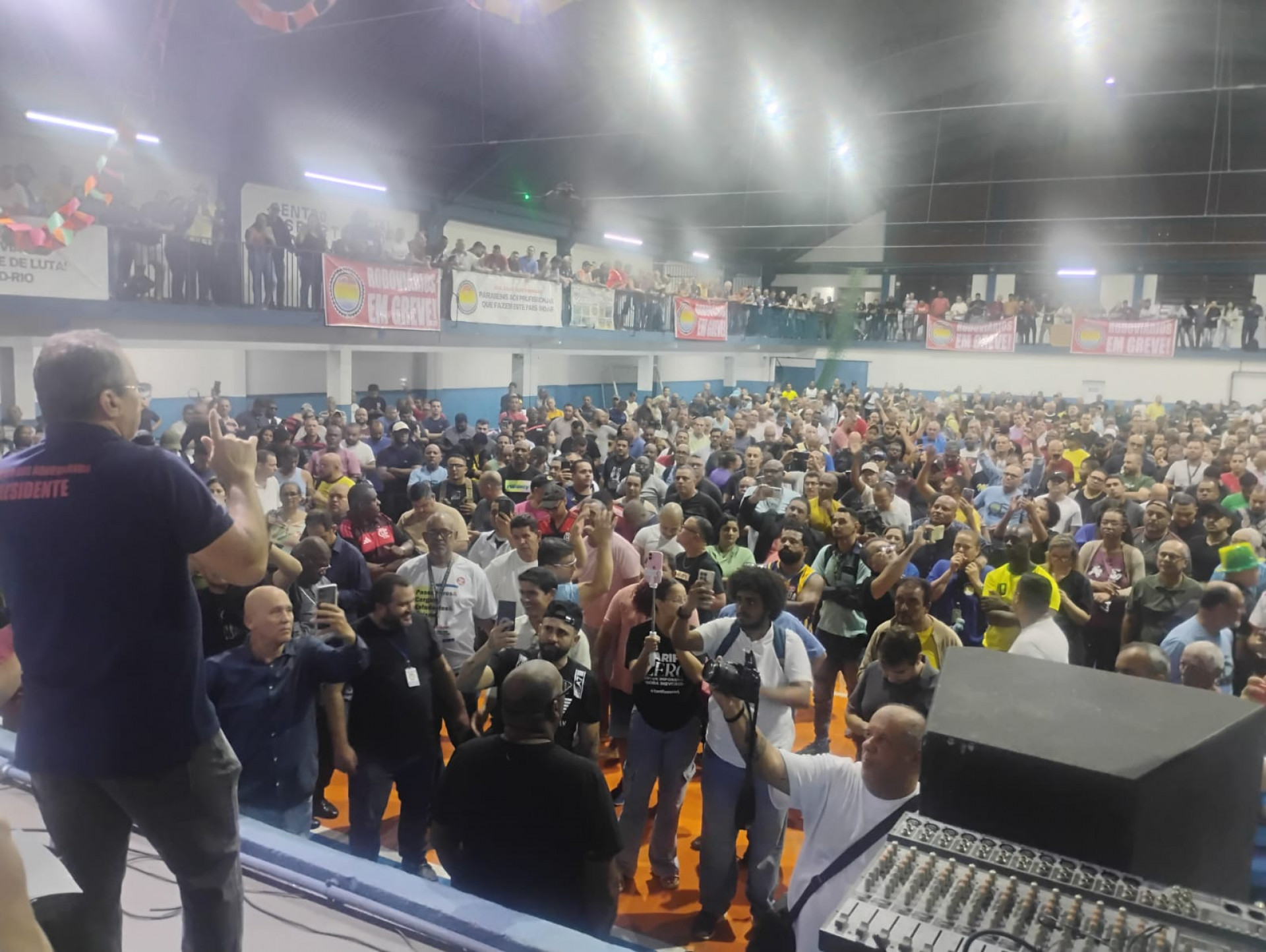 Greve de rodoviários irá ocorrer por tempo indeterminado