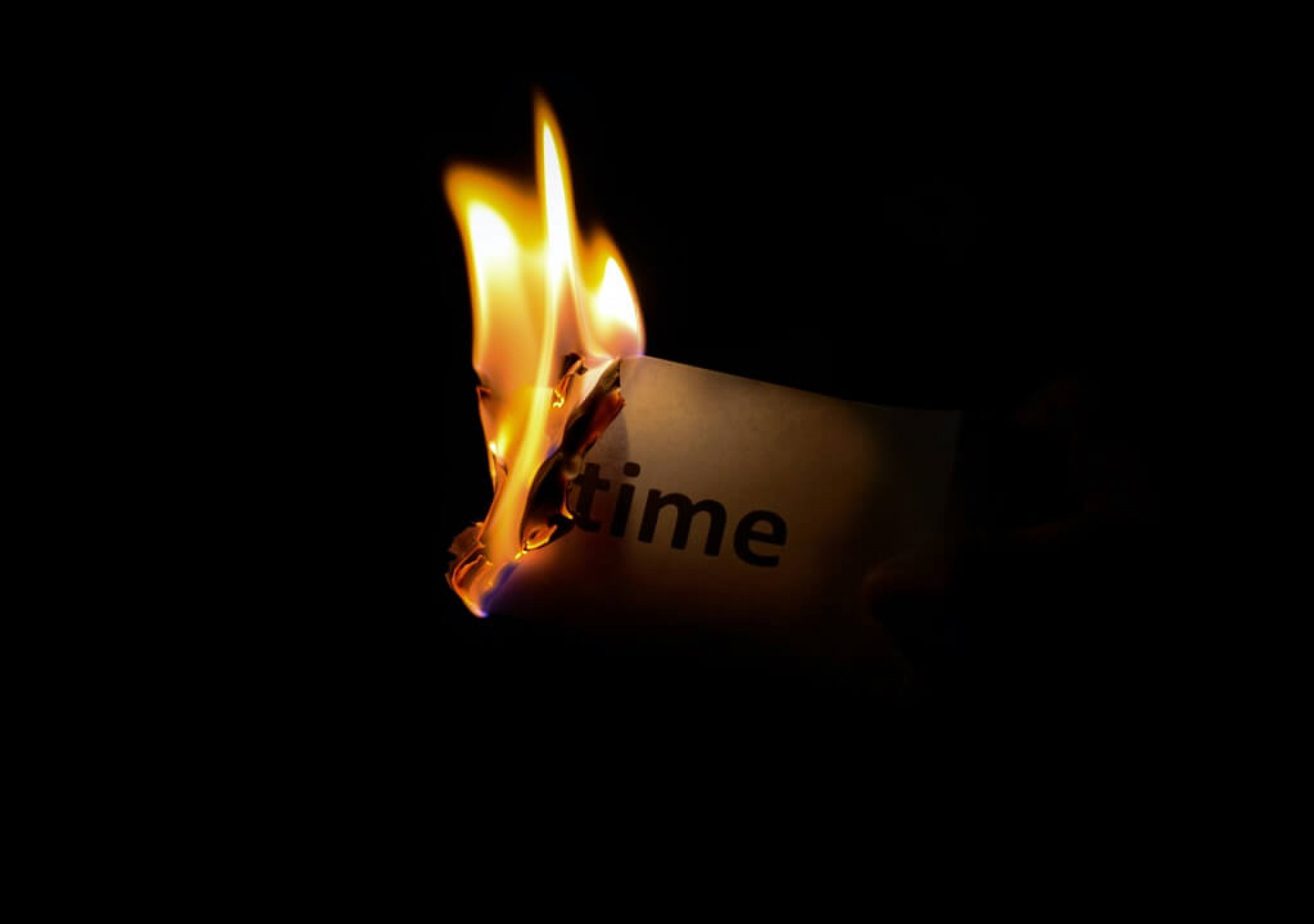 Como viver Merc&uacute;rio retr&oacute;grado sem estresse: um guia astrol&oacute;gico